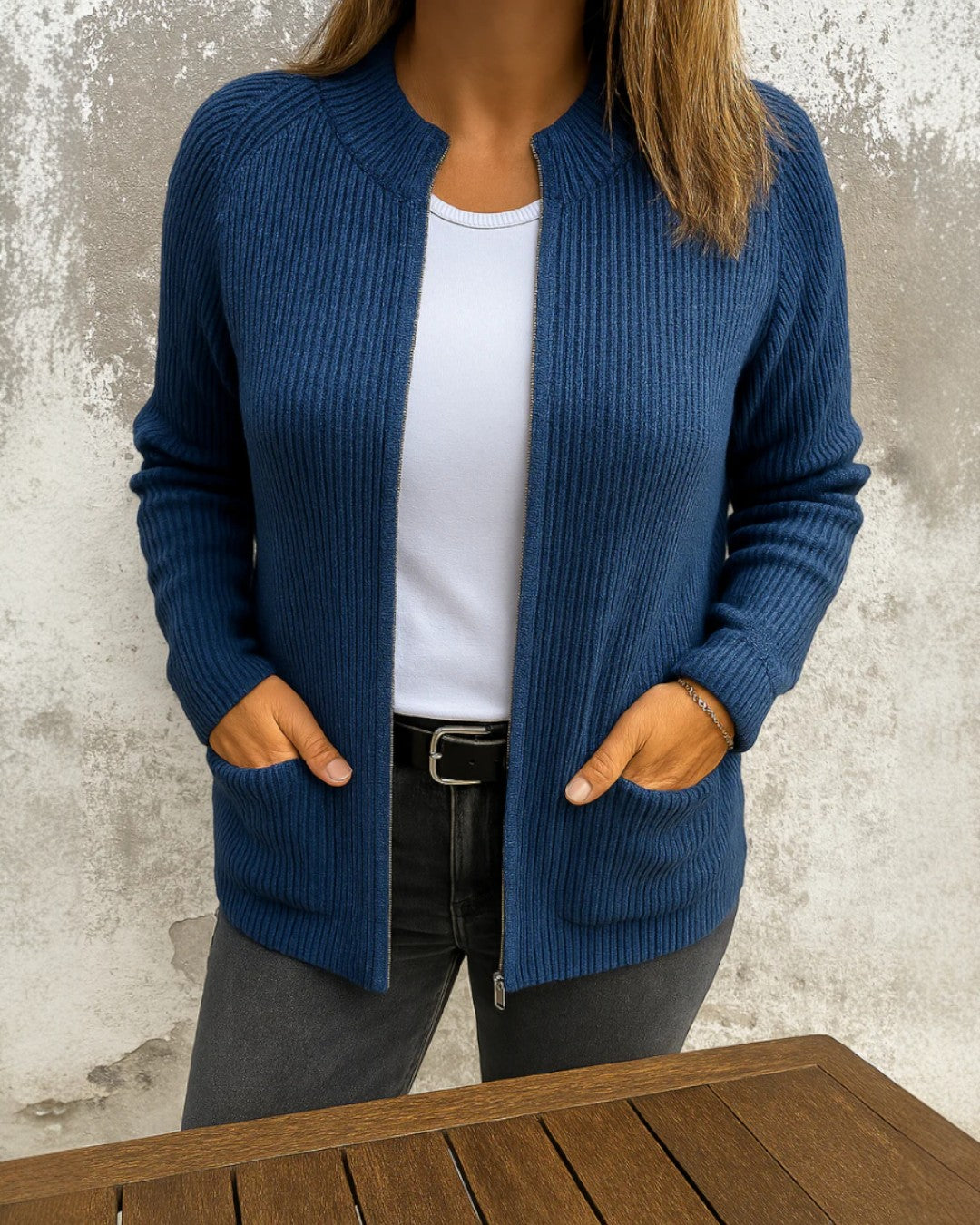 Sophie – Knitted cardigan with zipper