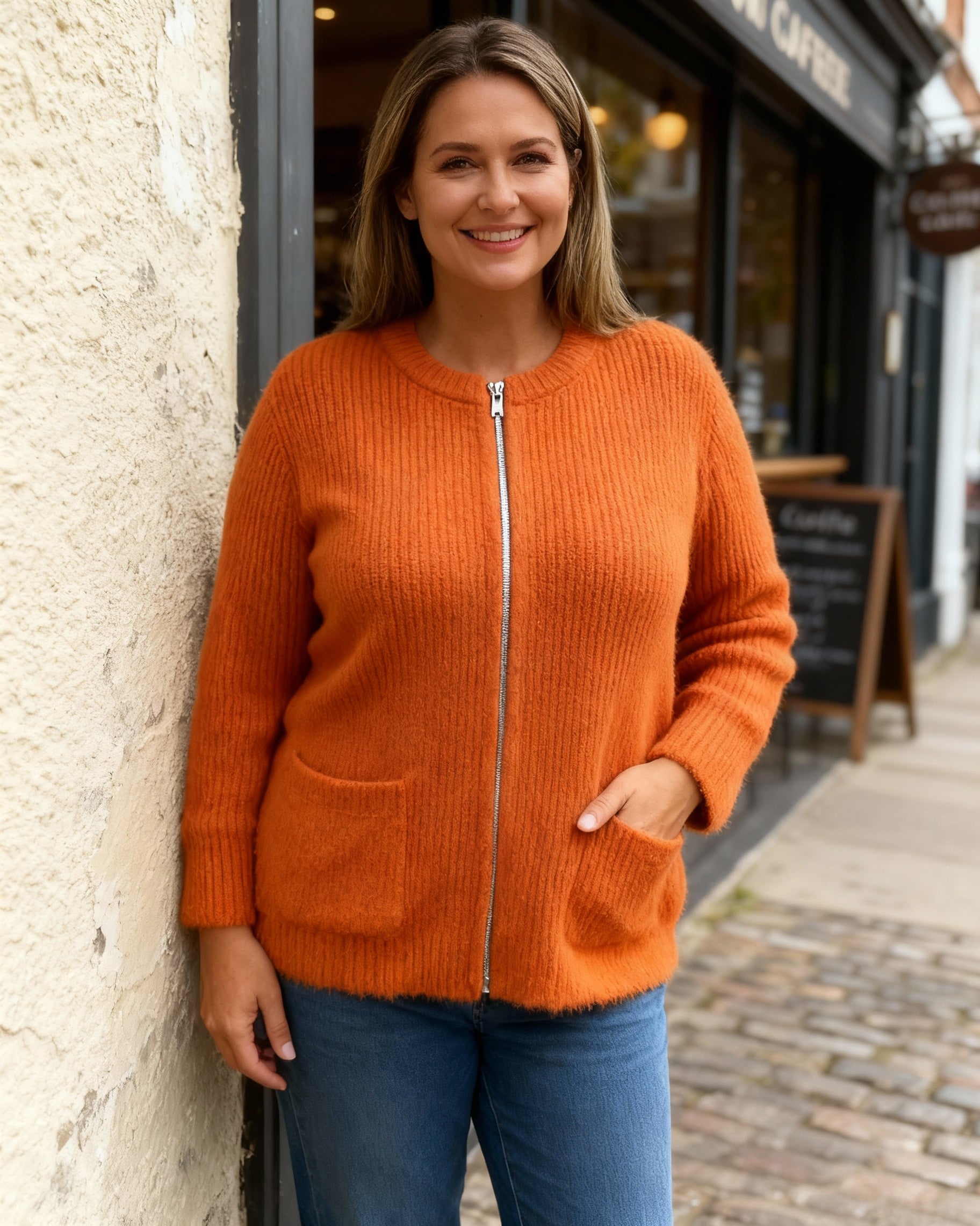 Sophie – Knitted cardigan with zipper