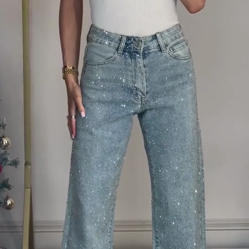 Straight-Leg Jeans Adorned with Crystals